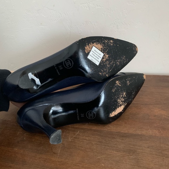 Vintage 90s Chanel Lambskin Leather Cap Toe Pump sz FR38 US 7 - Picture 4 of 9